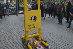 Imagen de la guillotina colocada el sbado en Barcelona