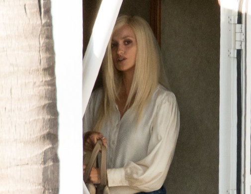 Penlope con la peluca rubia con la que se meti en la piel de Donatella Versace en la serie 'American Crime Story'. Foto: GTRES ONLINE.