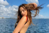 Rosala acumula dos millones de 'likes' con un sencillo posado en alta mar