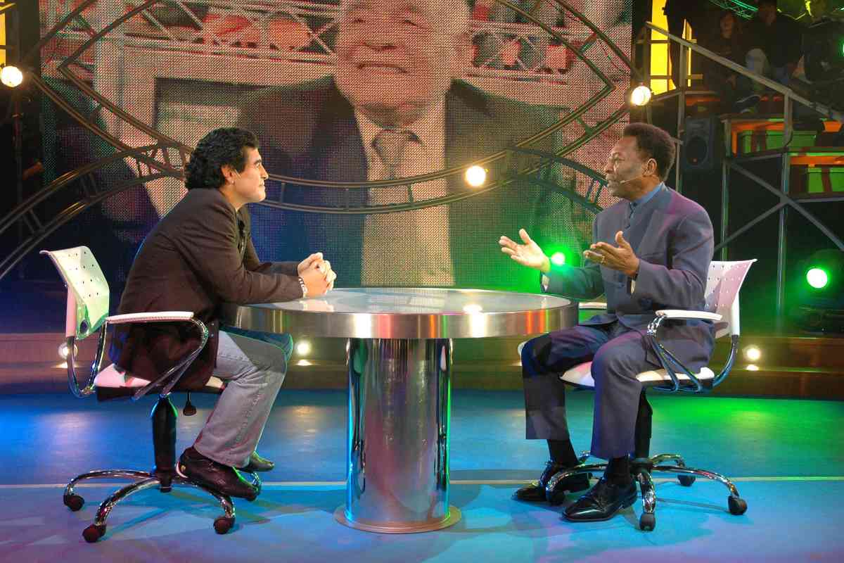 Maradona y Pelé, en un programa de televisión argentino, en 2005.