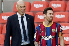 Zidane y Messi, en el clsico del Camp Nou.