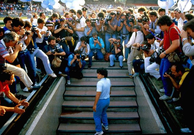 Maradona dej grandes historias a su paso por el Npoles.