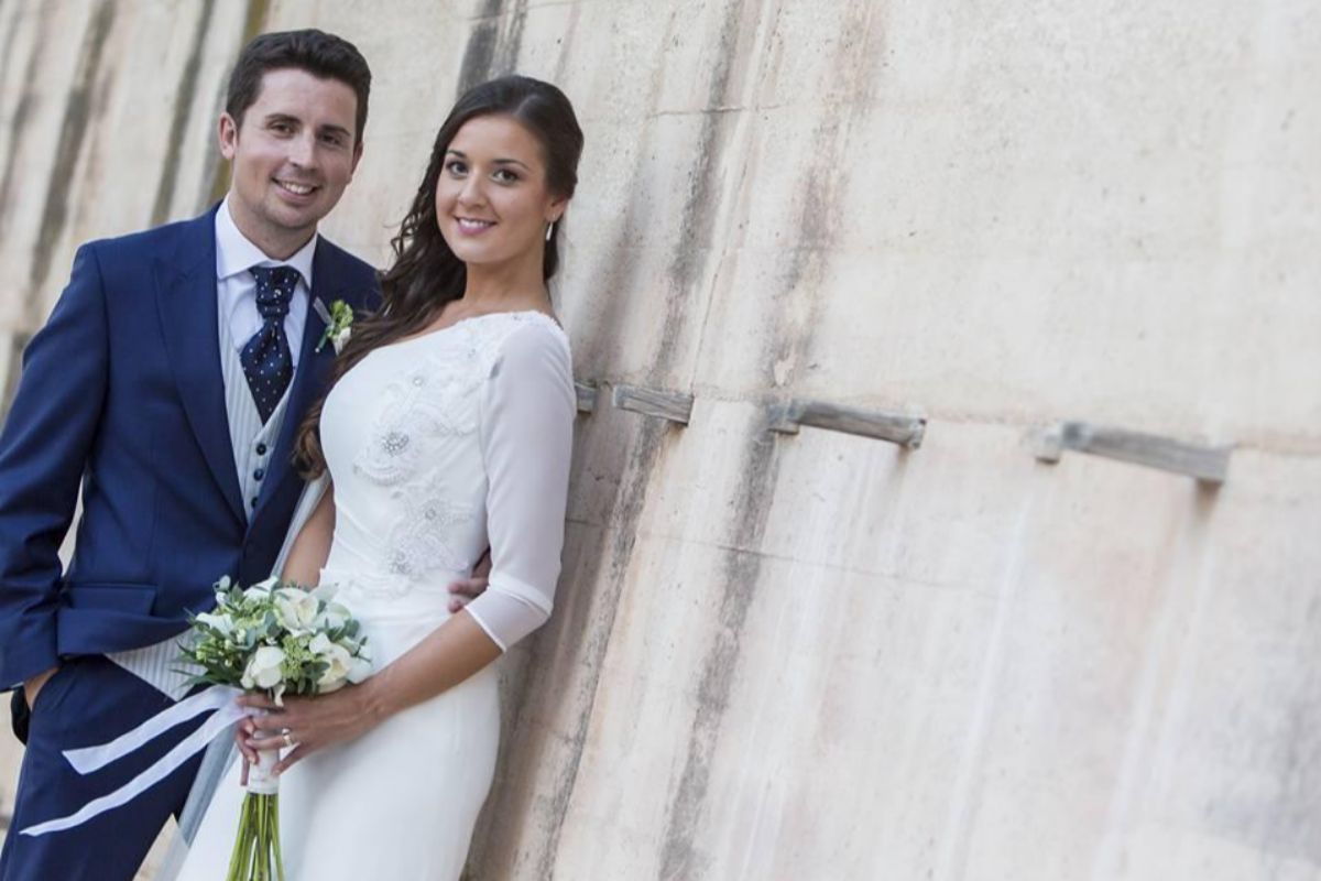 El fallecido Antonio Navarro y Mara Jess Moreno, en una de sus fotos de boda.
