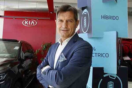 Jorge Andreu, gerente deKia  Automocin Cano.