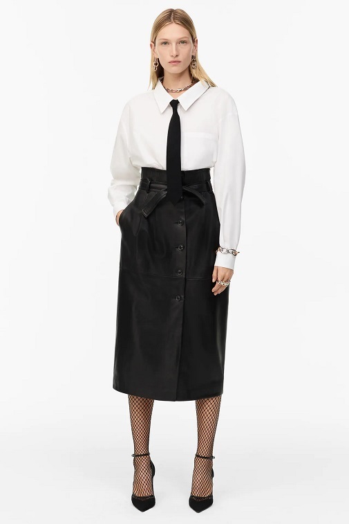 Falda de piel de tiro alto con trabillas de edicin limitada de Zara.
