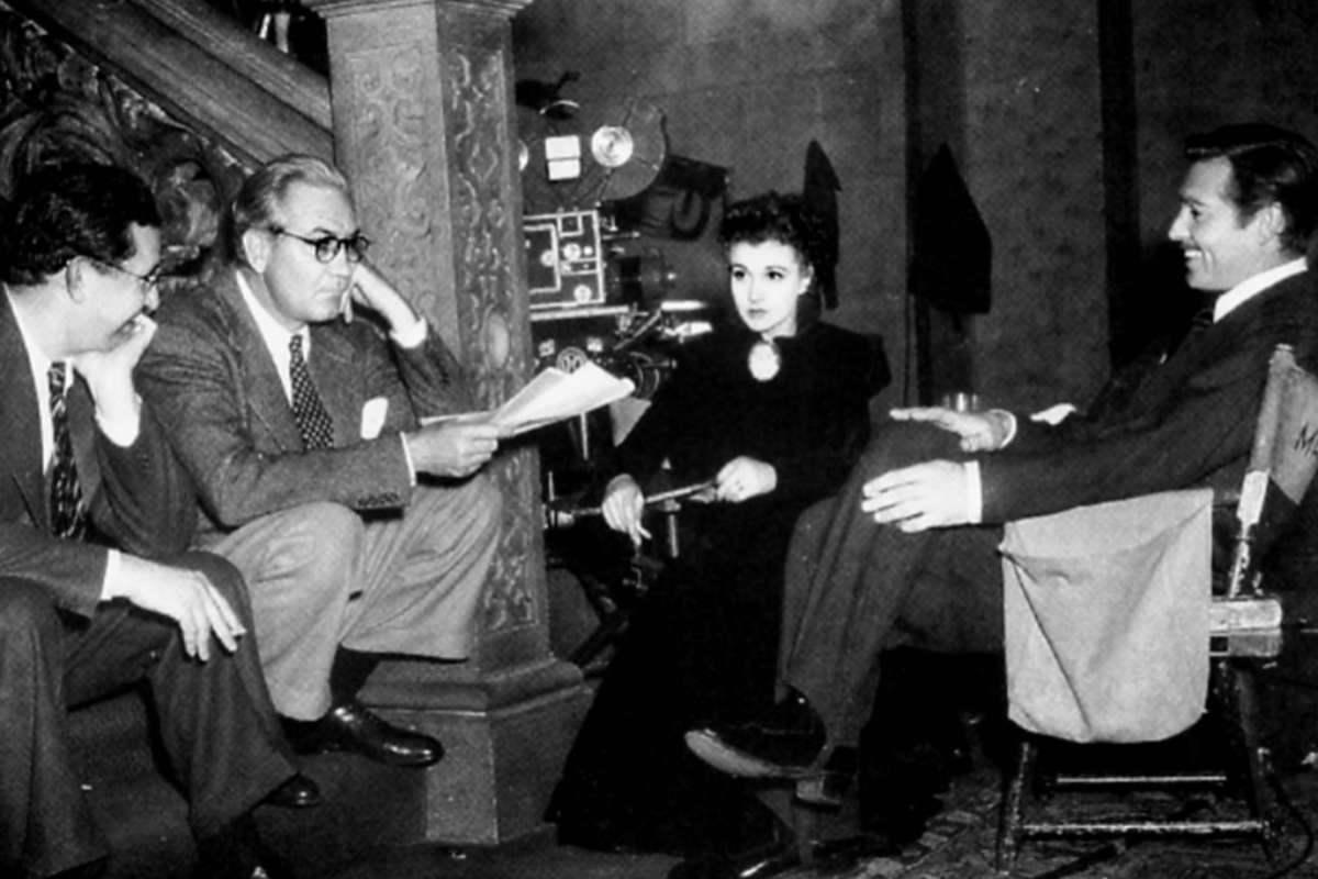 David O. Selznick, Victor Fleming, Vivien Leigh y Clark Gable durante un descanso del rodaje de Lo que el viento se llevó.