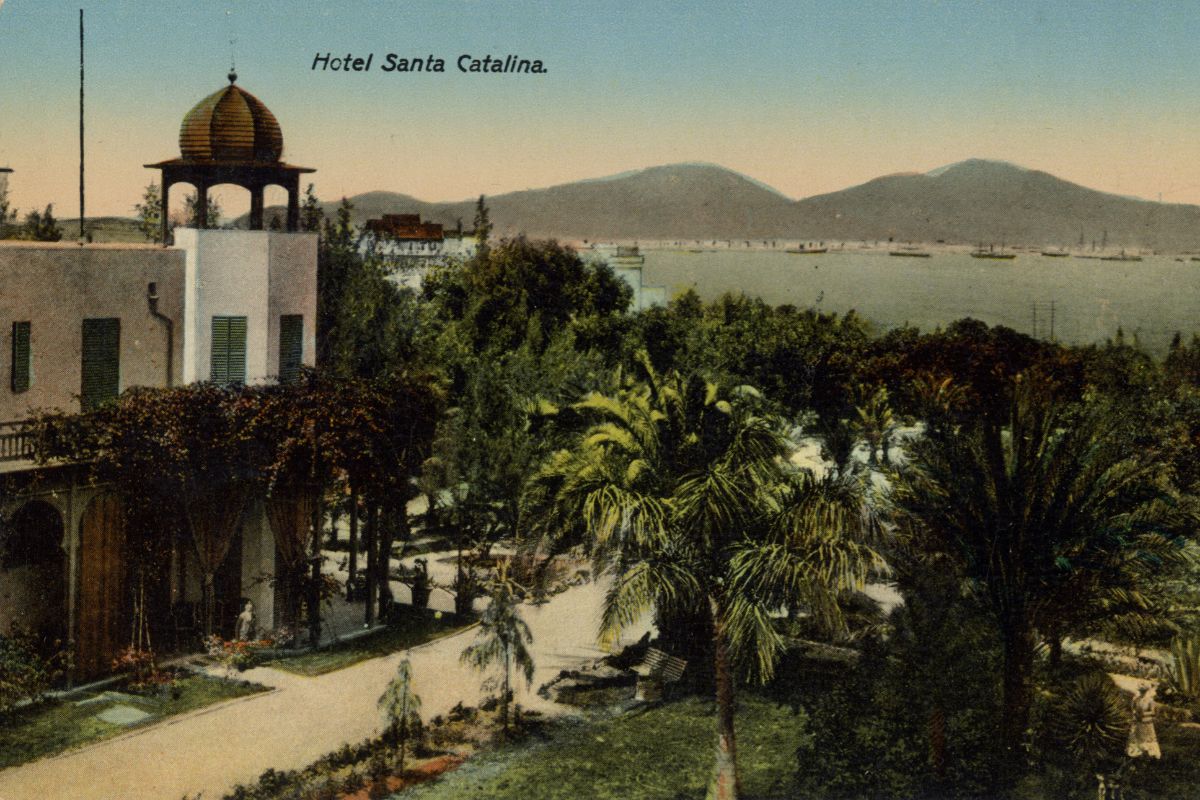 Foto antigua del hotel Santa Catalina.