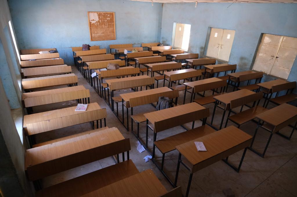 Escuela vaca en Nigeria, tras el secuestro de nias por Boko Haram.