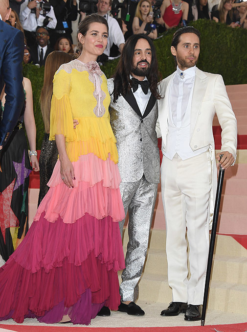 Carlota Casiraghi con Jared Letto y Alessandro Michele, director creativo de Gucci, en la gala del Met de 2016.