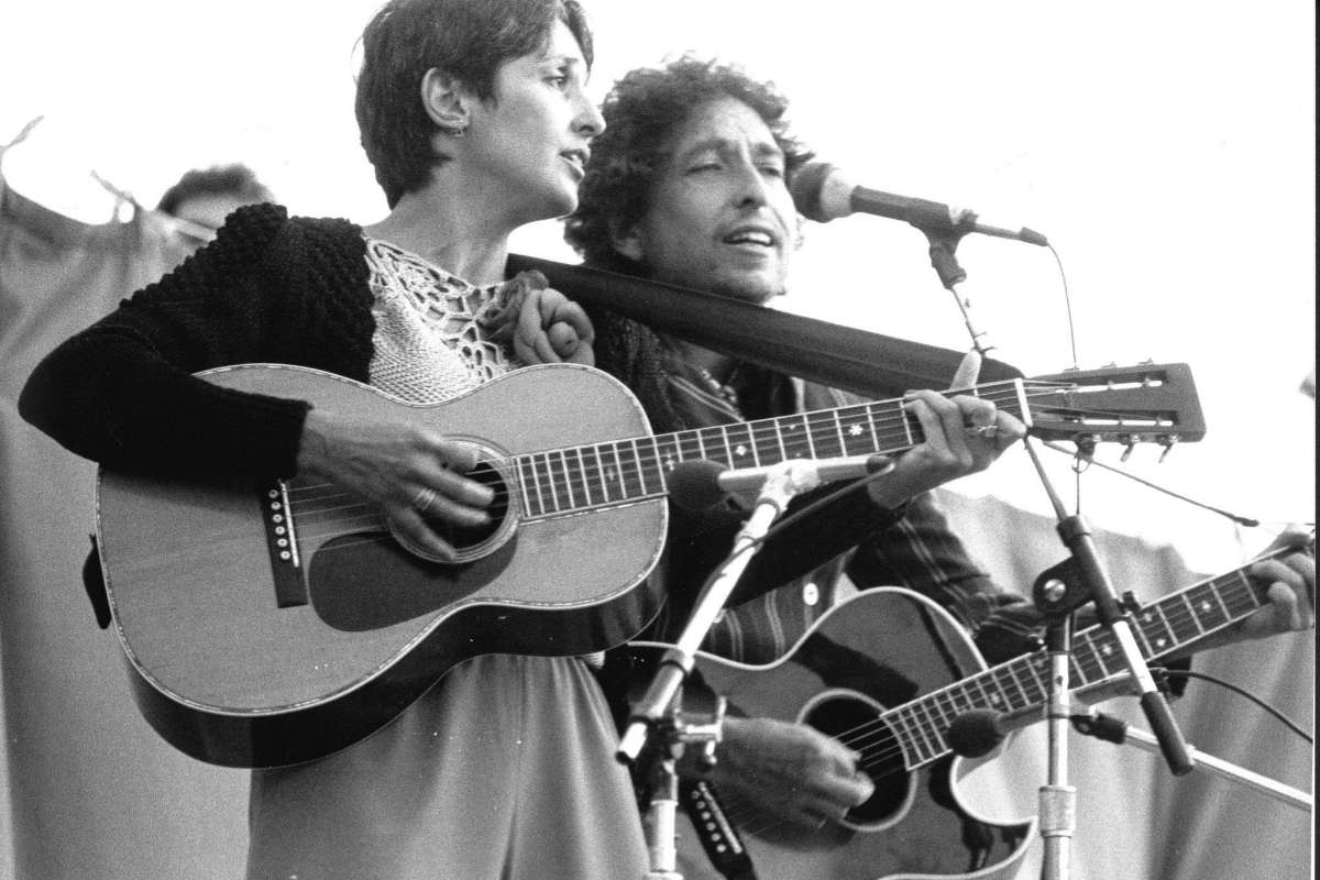 Joan Baez y Bob Dylan mantuvieron una relacin en a principios de los 60. En la imagen, en un concierto de los 80.