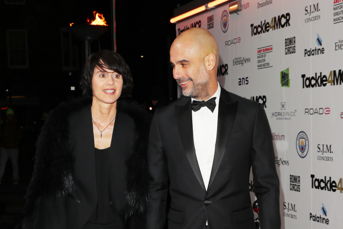 Pep Guardiola y su mujer, Cristina Serra, en una gala del Manchester City en 2019.