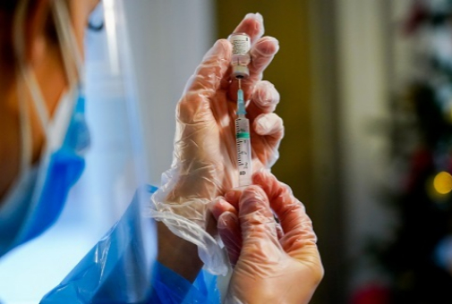 La vacuna de Pfizer, en un centro sanitario de Madrid. Foto: GTRES ONLINE: