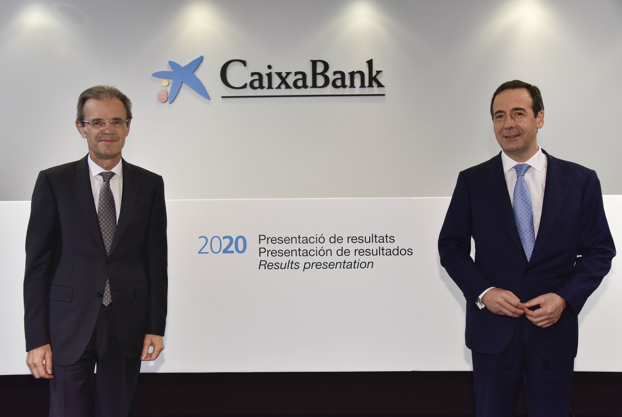 El presidente de CaixaBank, Jordi Gual, y el CEO, Gonzalo Gortzar.