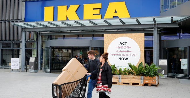 Un pareja en Ikea