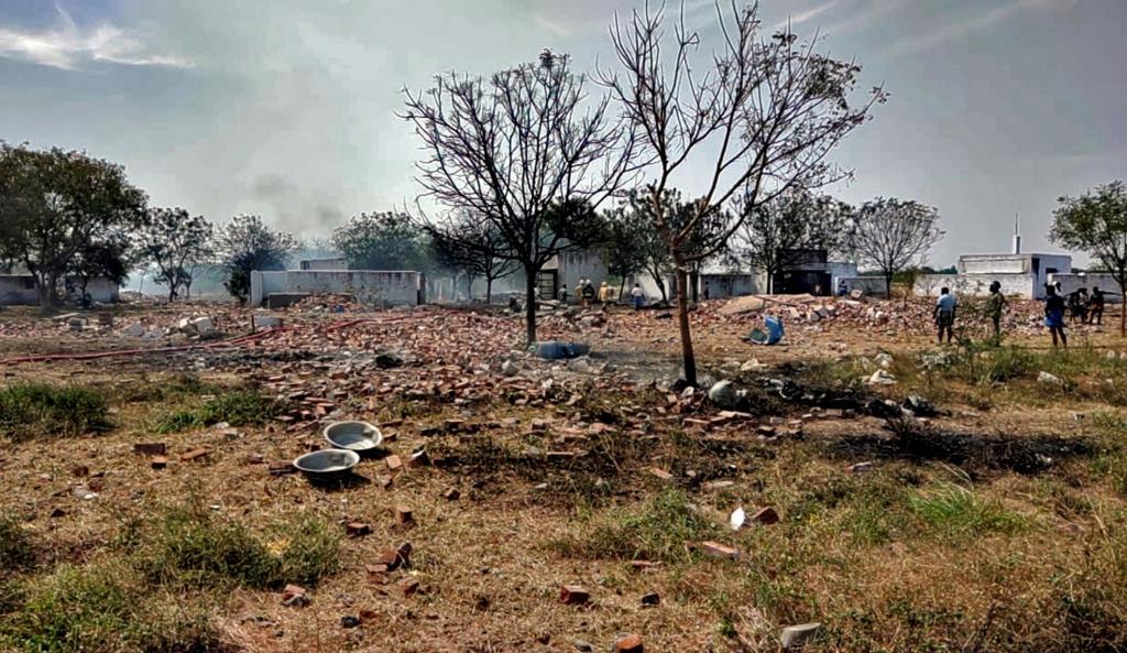 Al menos 19 muertos en la explosin de una fbrica de petardos en la India.