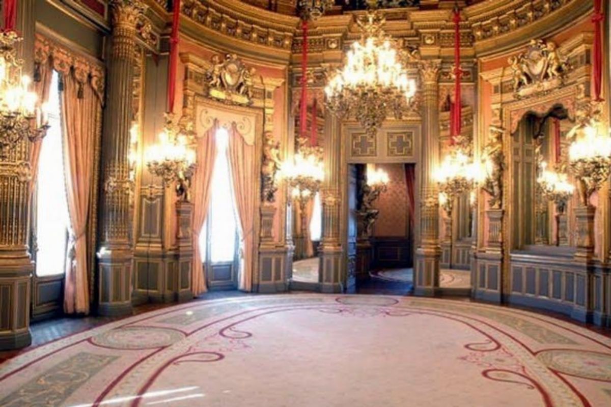 Interior del Palacio de Linares.