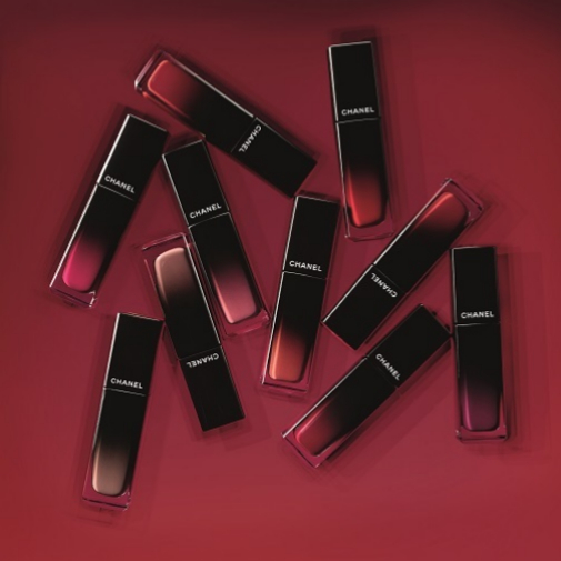 Las barras de labios lquidas, brillantes y con mucho color, Rouge Allure Laque de Chanel.