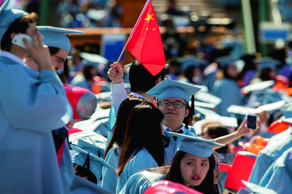 La promesa de Xi Jinping de un constante aumento del nivel de vida no podr cumplirse si apenas el 12,5% de la poblacin tiene educacin universitaria y el 30%, secundaria.