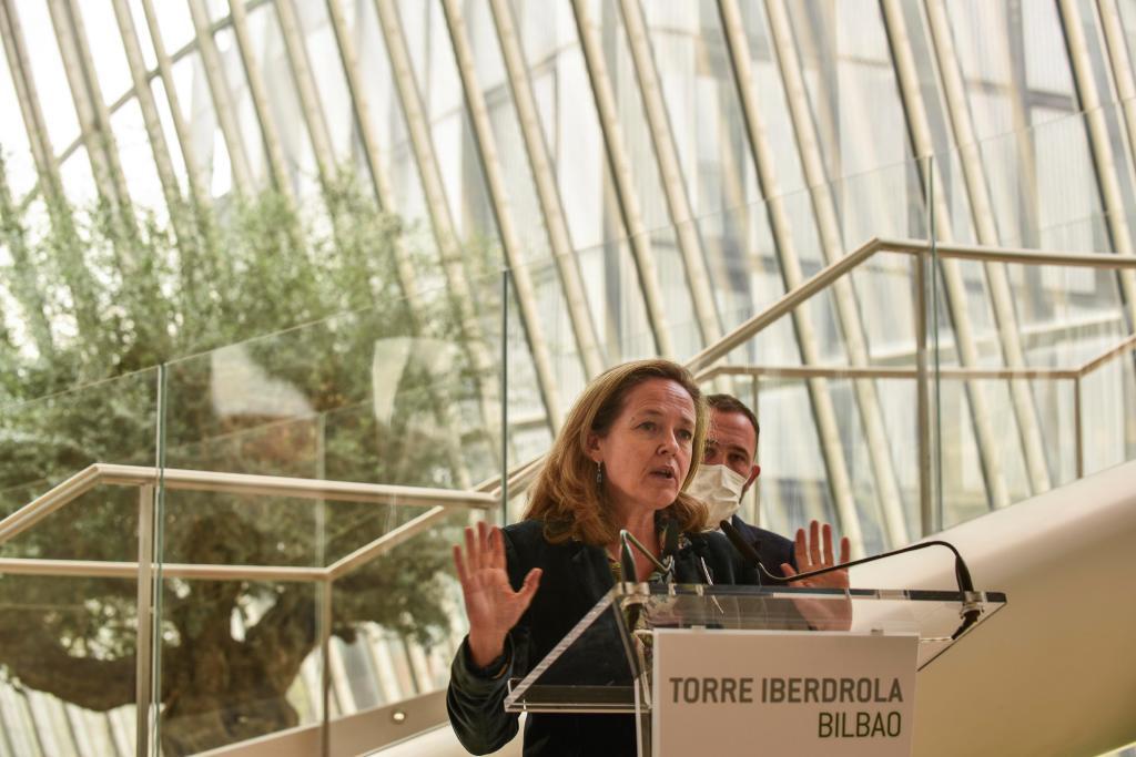 La vicepresidenta de Asuntos Económicos, Nadia Calviño, ayer en Bilbao.