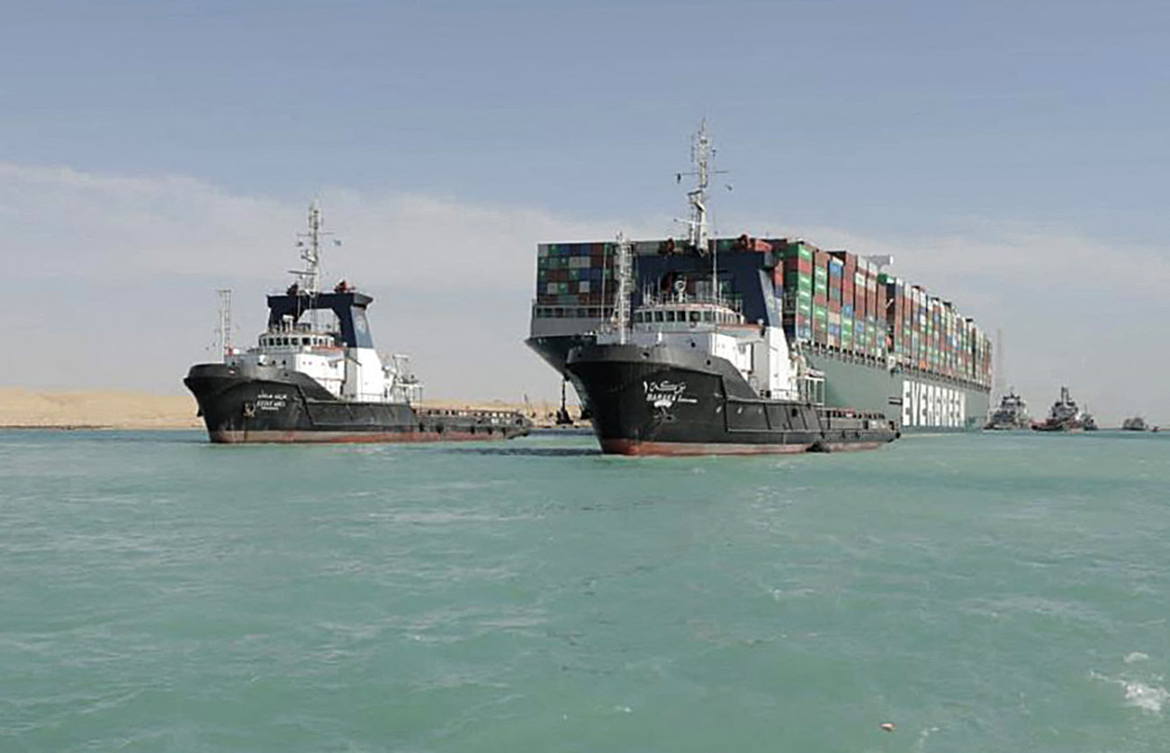 Actividad en el Canal de Suez una vez desbloqueado el atasco del Ever Given.