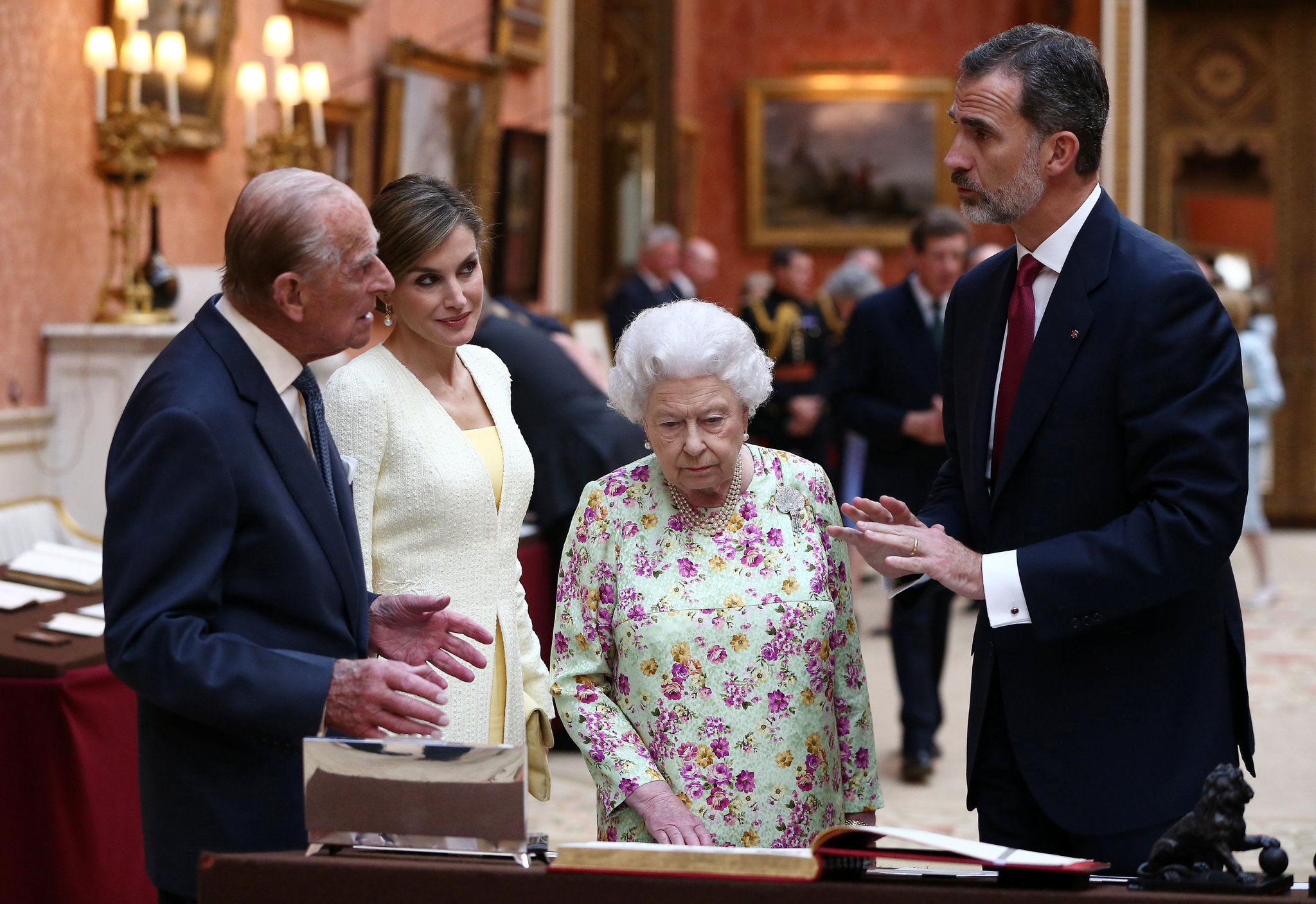 Los Reyes con Felipe de Edimburgo e Isabel II