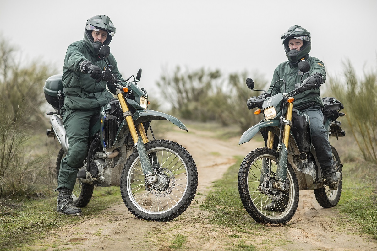 Dos agentes del Seprona, en sus motos