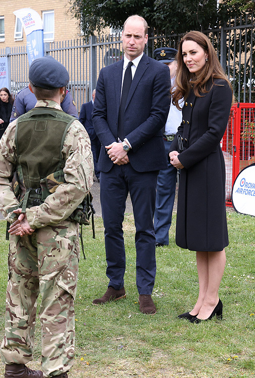 Los duques de Cambridge en su visita a unas instalaciones del Ejrcito.