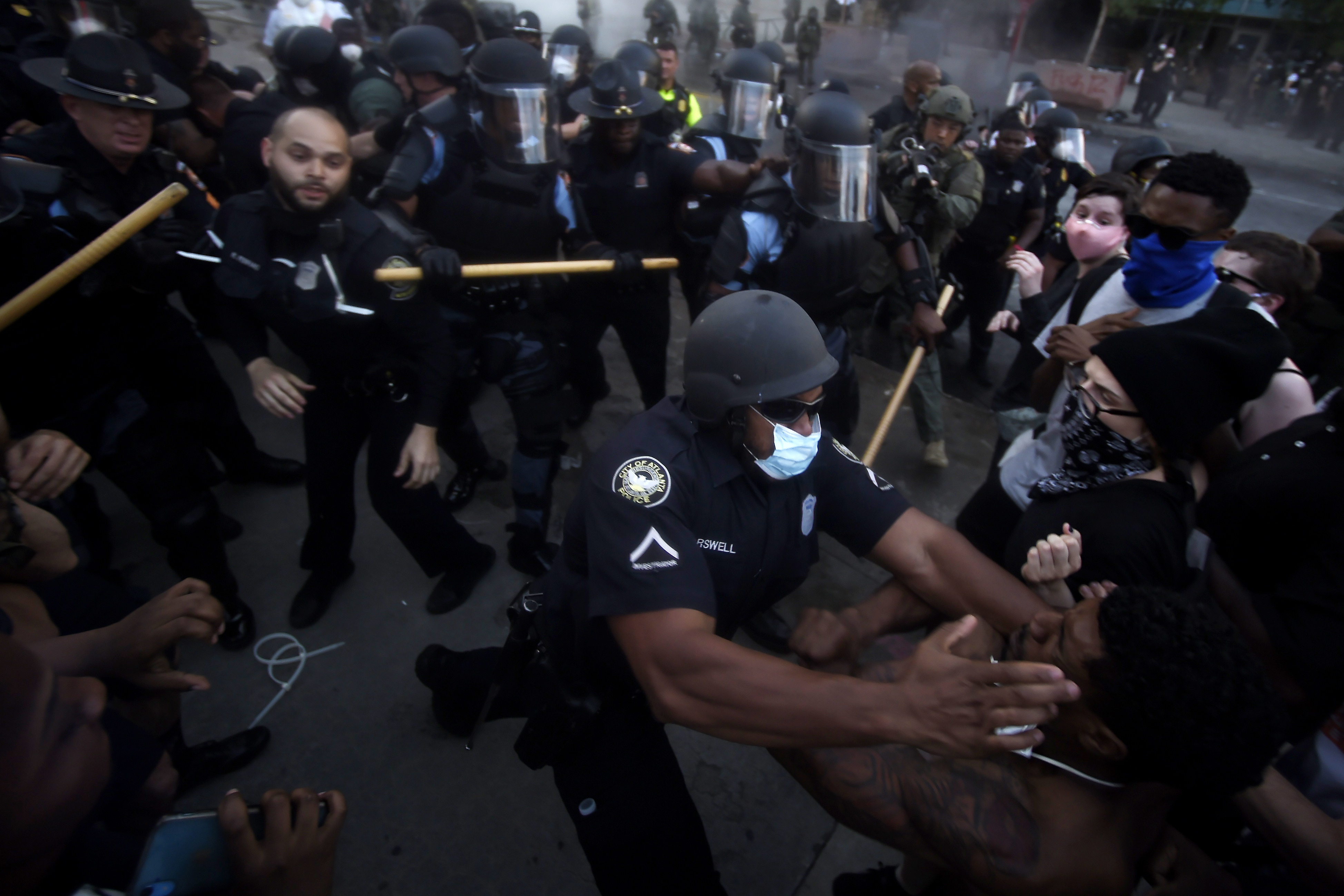 Choques entre policas y manifestantes el pasado mayo en Minneapolis.