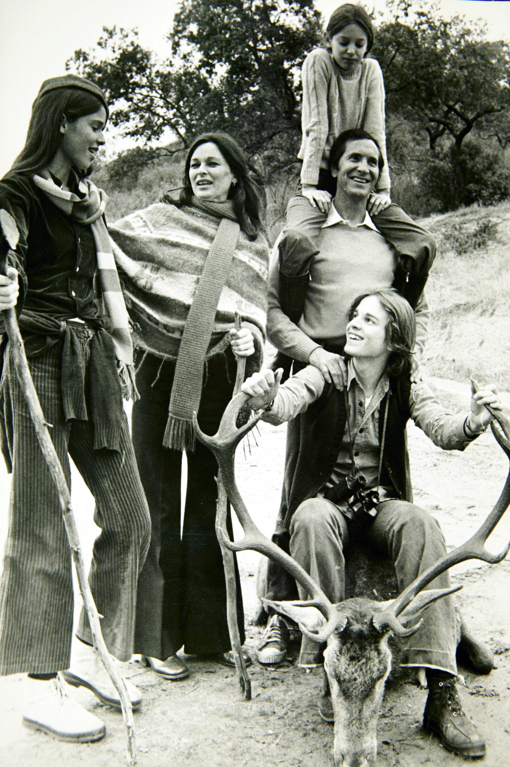 Lucía Bosé y Luis Miguel Dominguín con sus hijos en una imagen de finales de los 60.