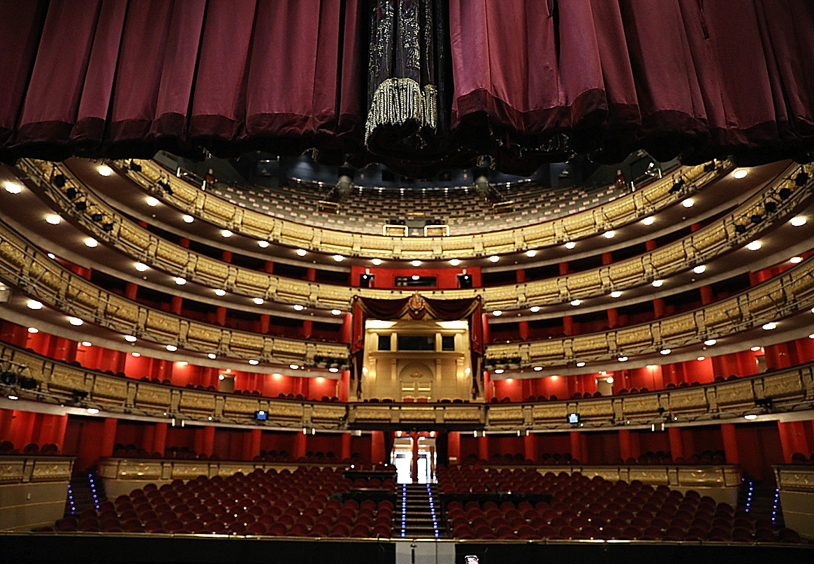 El Teatro Real, en junio de 2020, antes de su reapertura.