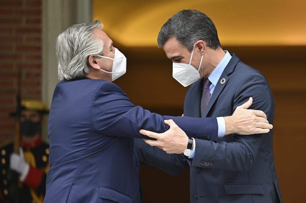 Pedro Snchez recibe al presidente argentino Alberto Fernndez en la Moncloa