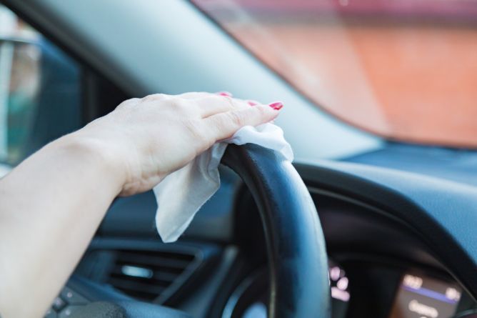 Sabas que un volante puede tener hasta 17 veces ms grmenes y bacterias que el asiento de un inodoro?