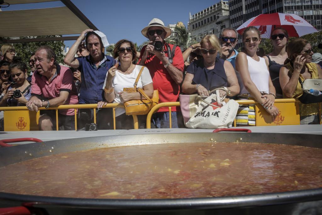 Paella gigante de un concurso en Valencia.