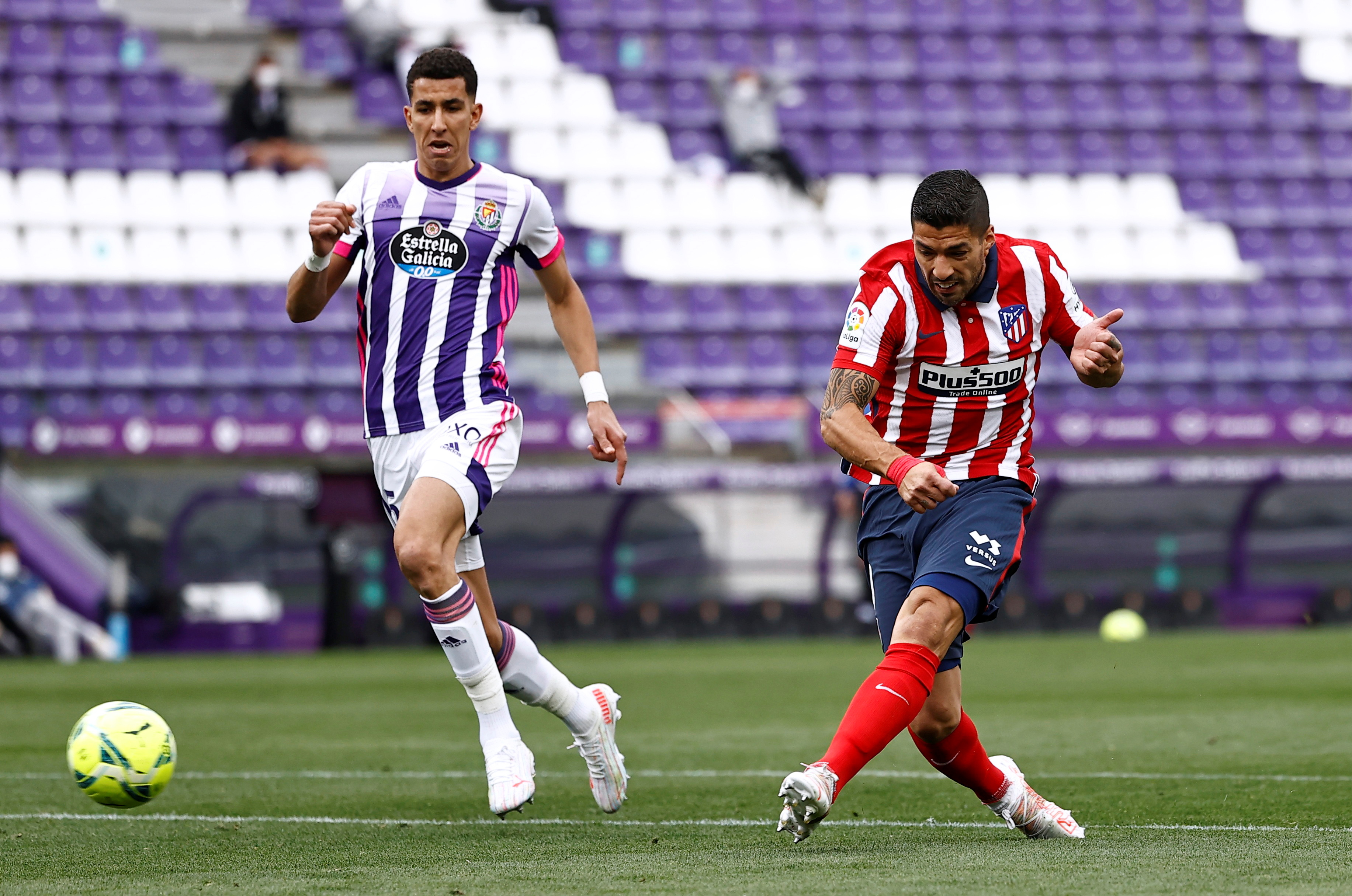 El remate de zurdas de Surez para el 1-2 en Valladolid.