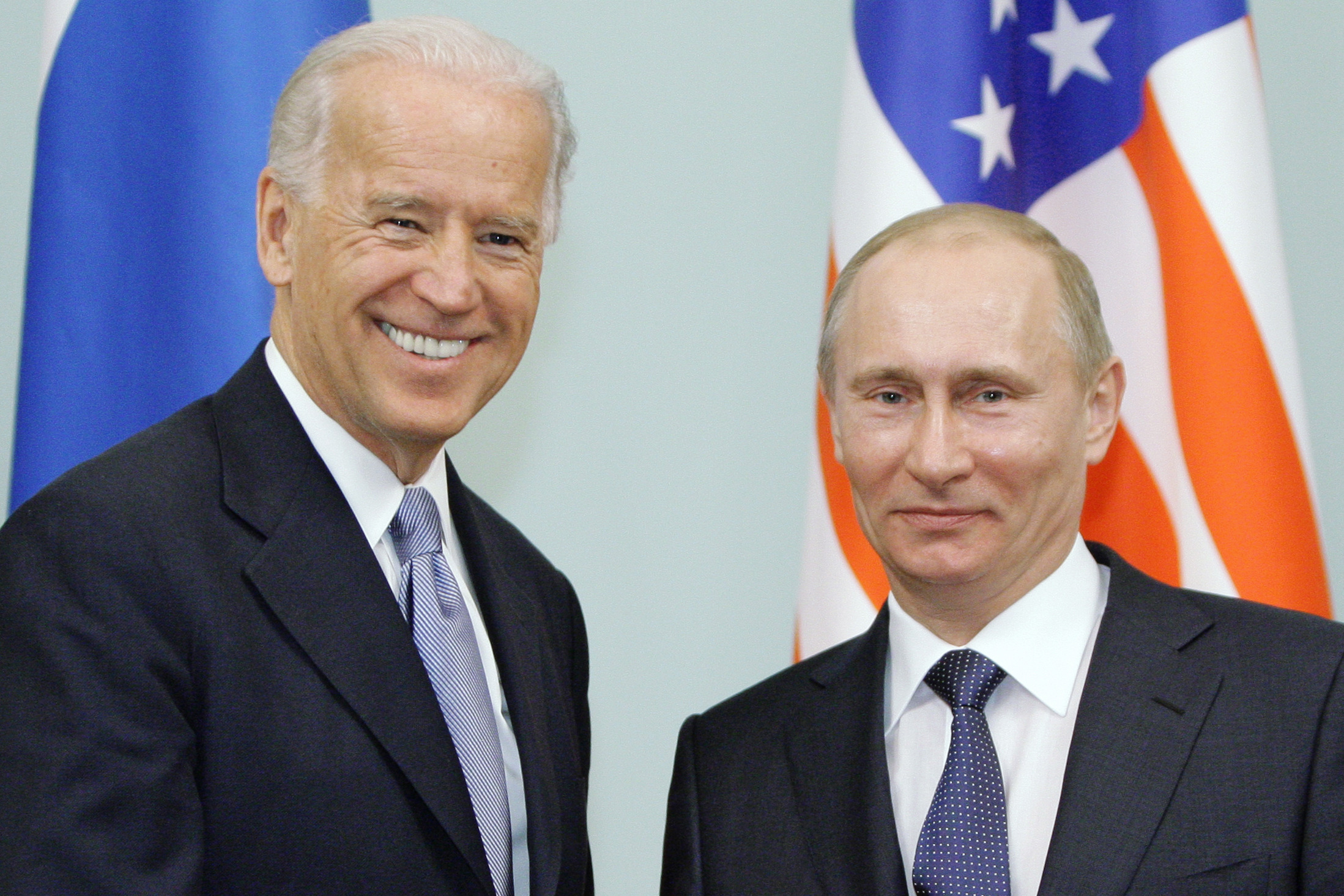 Joe Biden y Vladimir Putin, en Moscú.