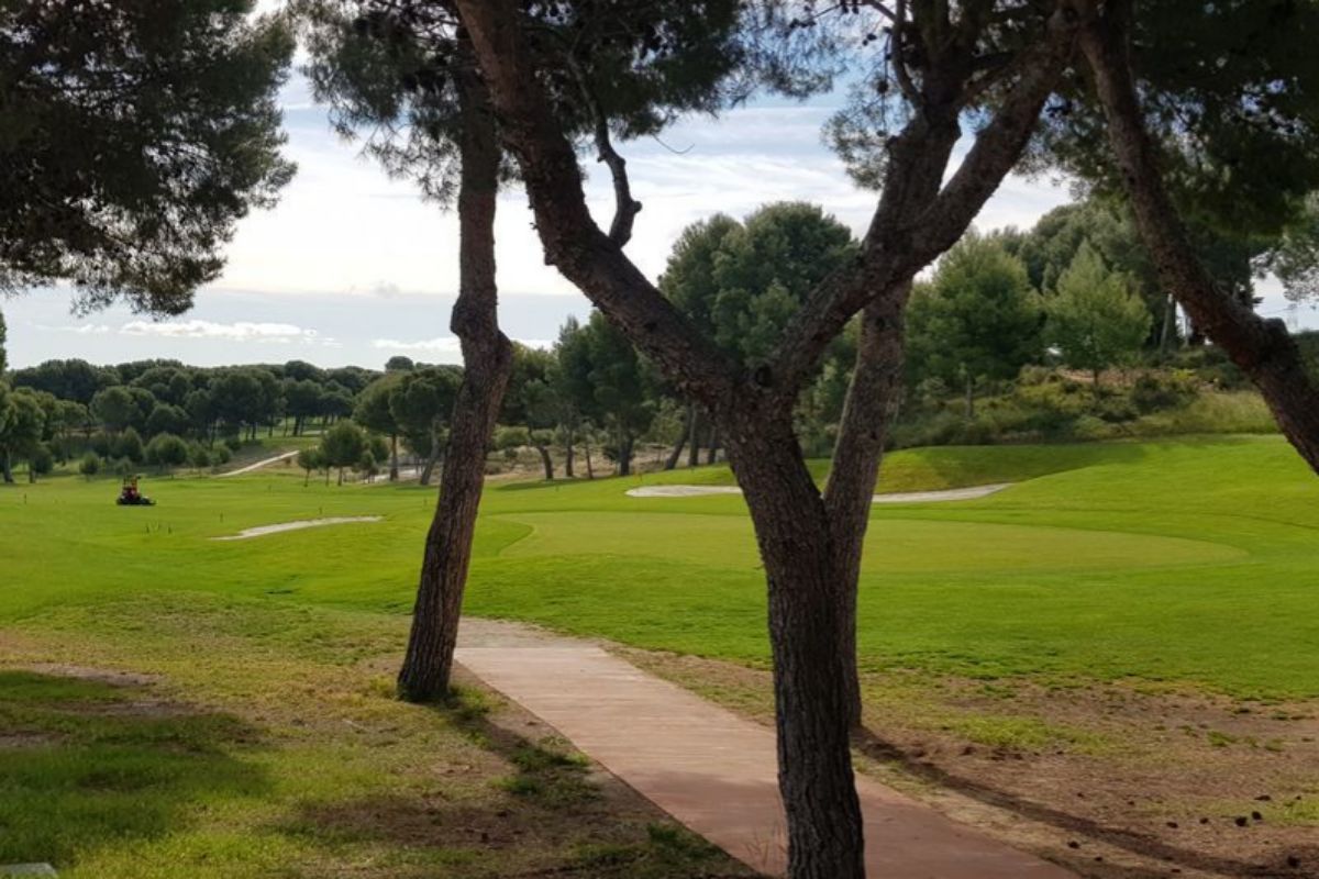 Real Club de Golf La Peza, Zaragoza.