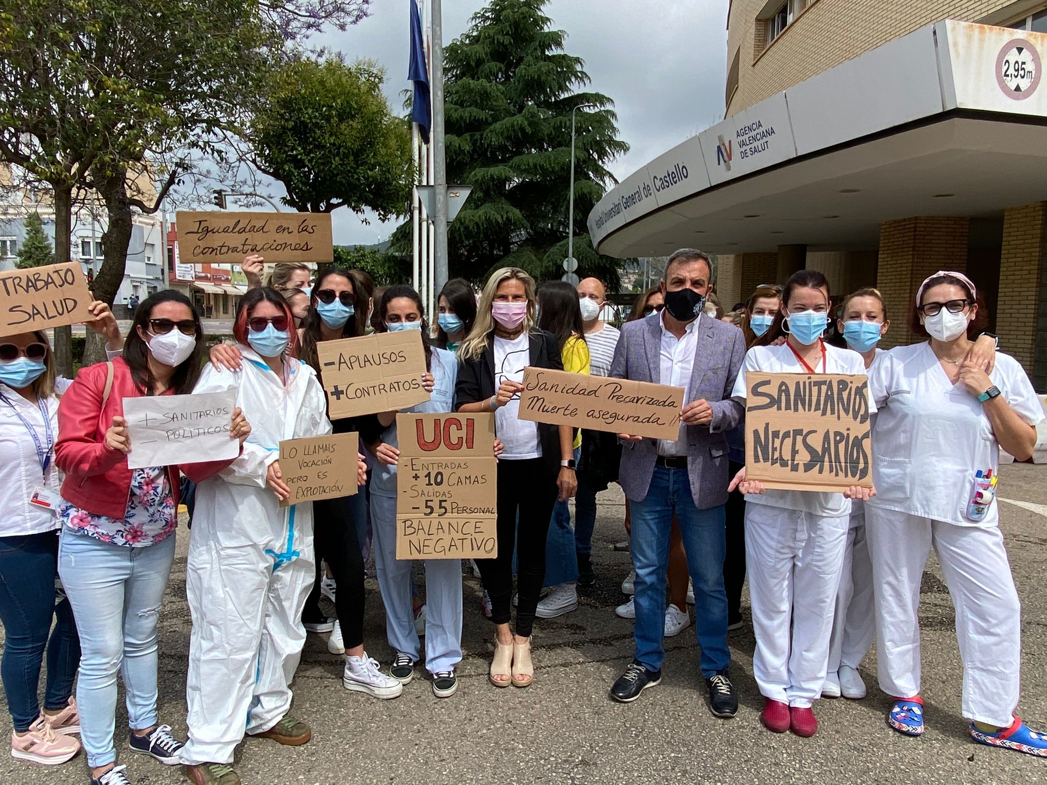 Los sanitarios han protestado por las condiciones laborales y las plazas MIR.