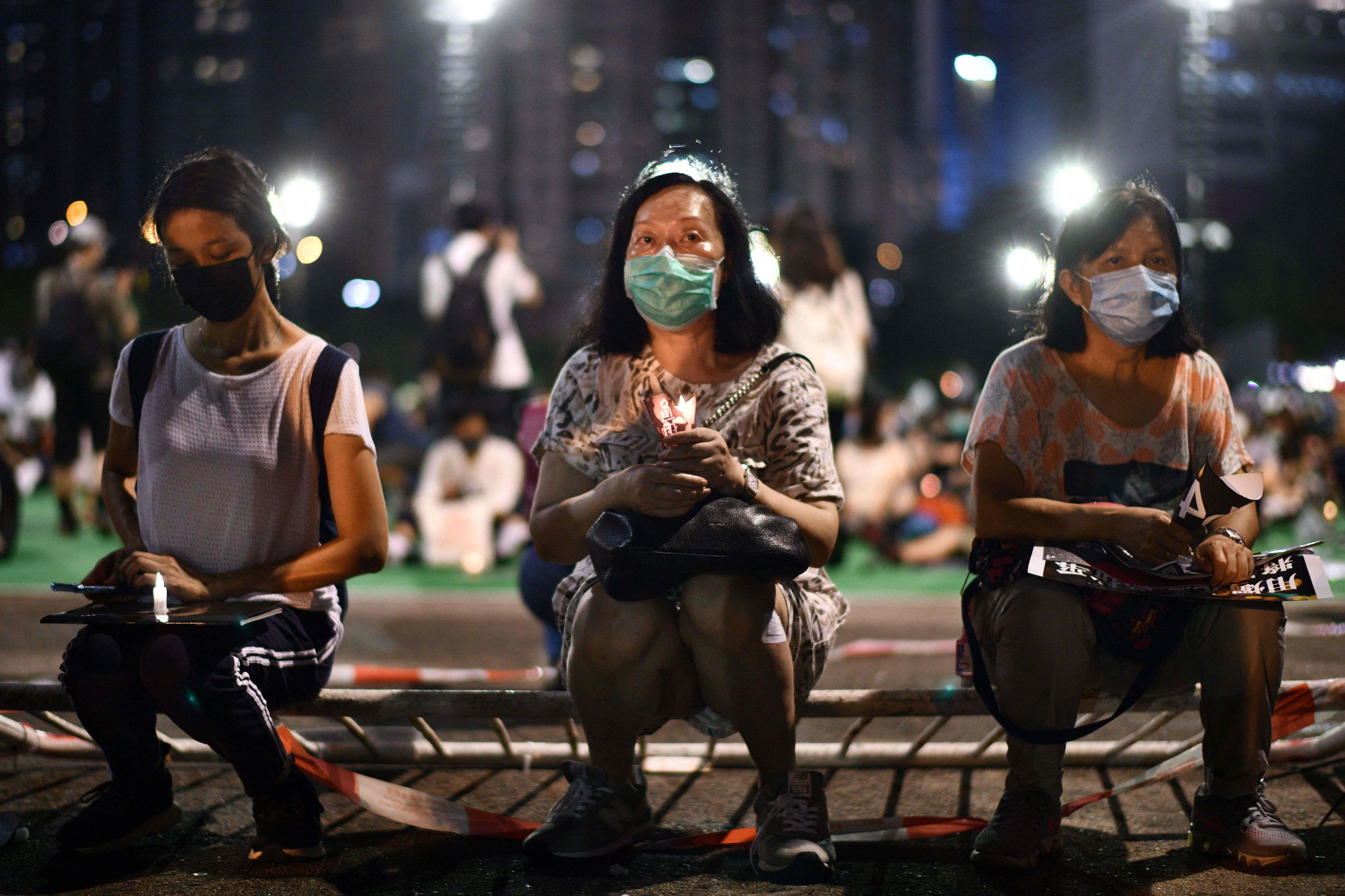Miles de personas desafiaron la prohibicin de reunirse el pasado junio, en Hong Kong.