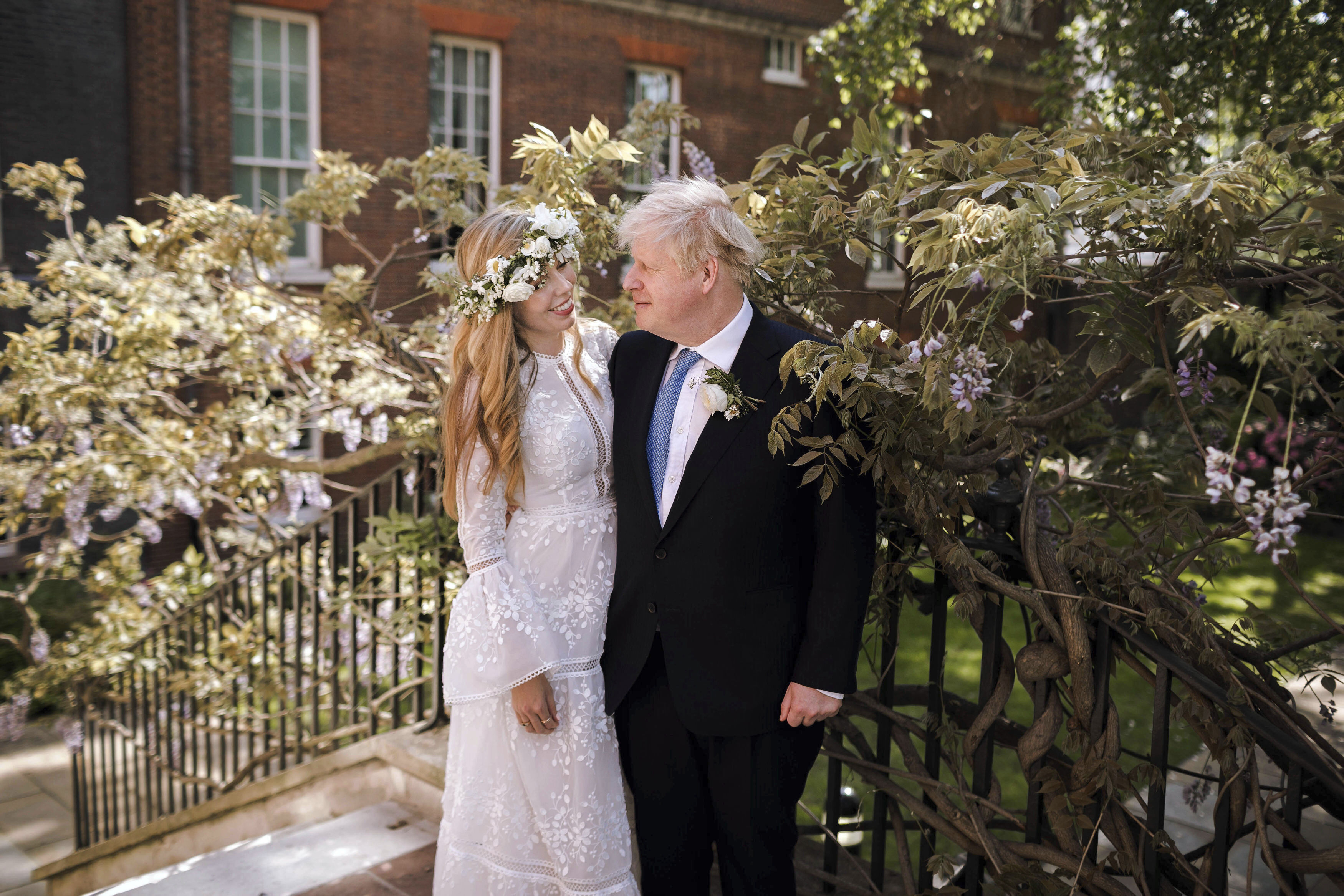 La boda secreta y católica de Boris Johnson | Internacional