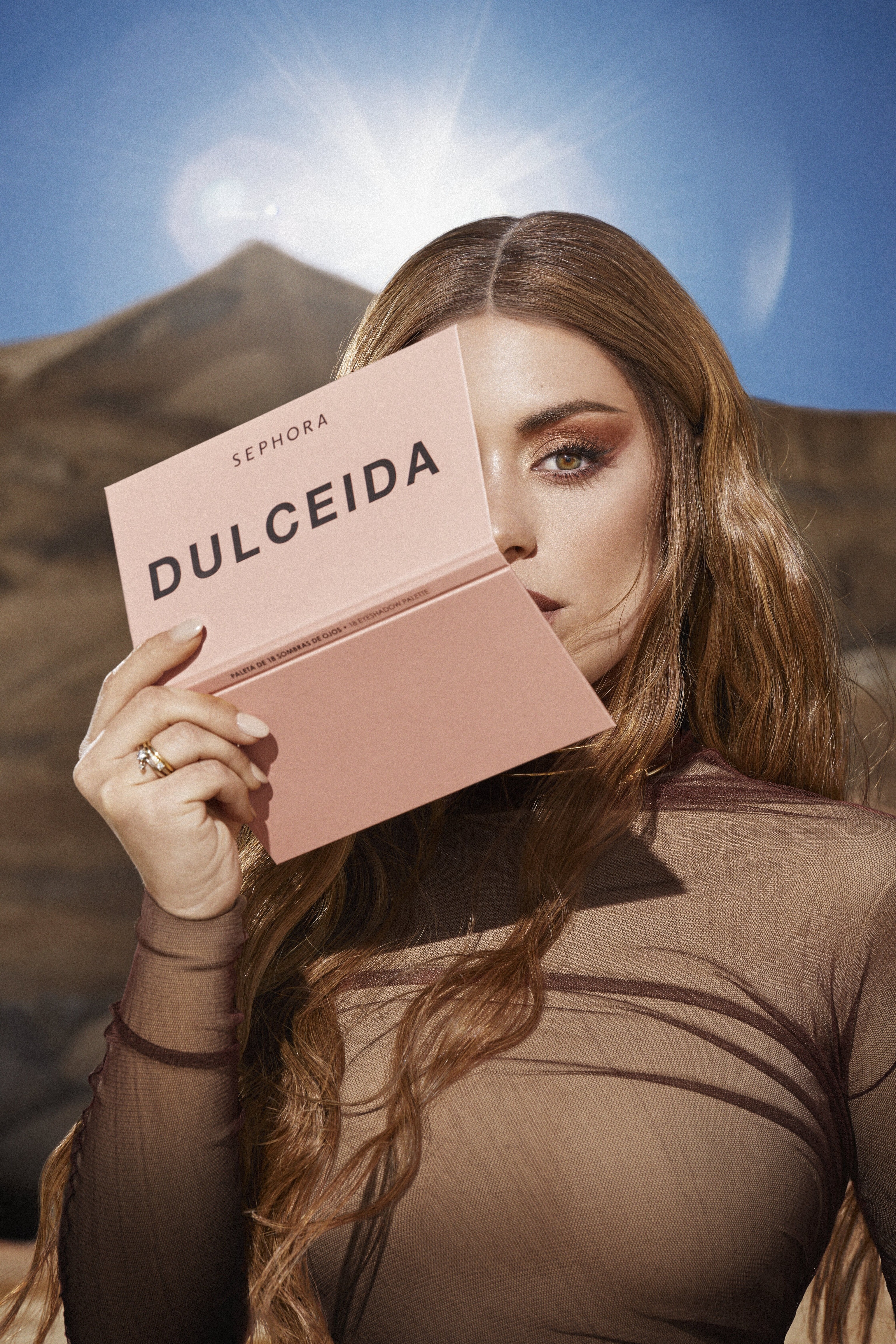 La influencer Dulceida (Aida Domnech) ha lanzado Warrior Collection, su primera coleccin de maquillaje diseada en exclusiva para Sephora.