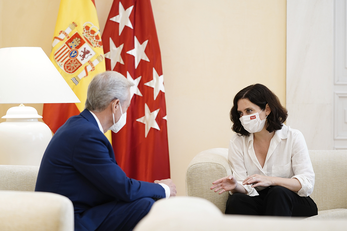 Isabel Daz Ayuso, con Caballero Klink para hacer balance de su paso por la Fiscala Superior de Madrid.