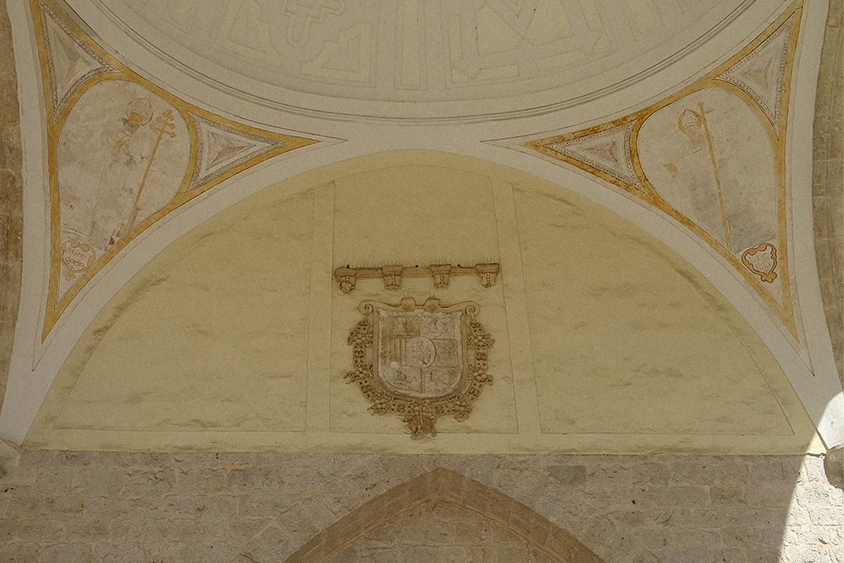 El escudo de Jos I Bonaparte en Valladolid, con el guila en el centro.