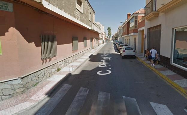 Calle de Roquetas de Mar en la que se produjo la muerte violenta de una mujer.