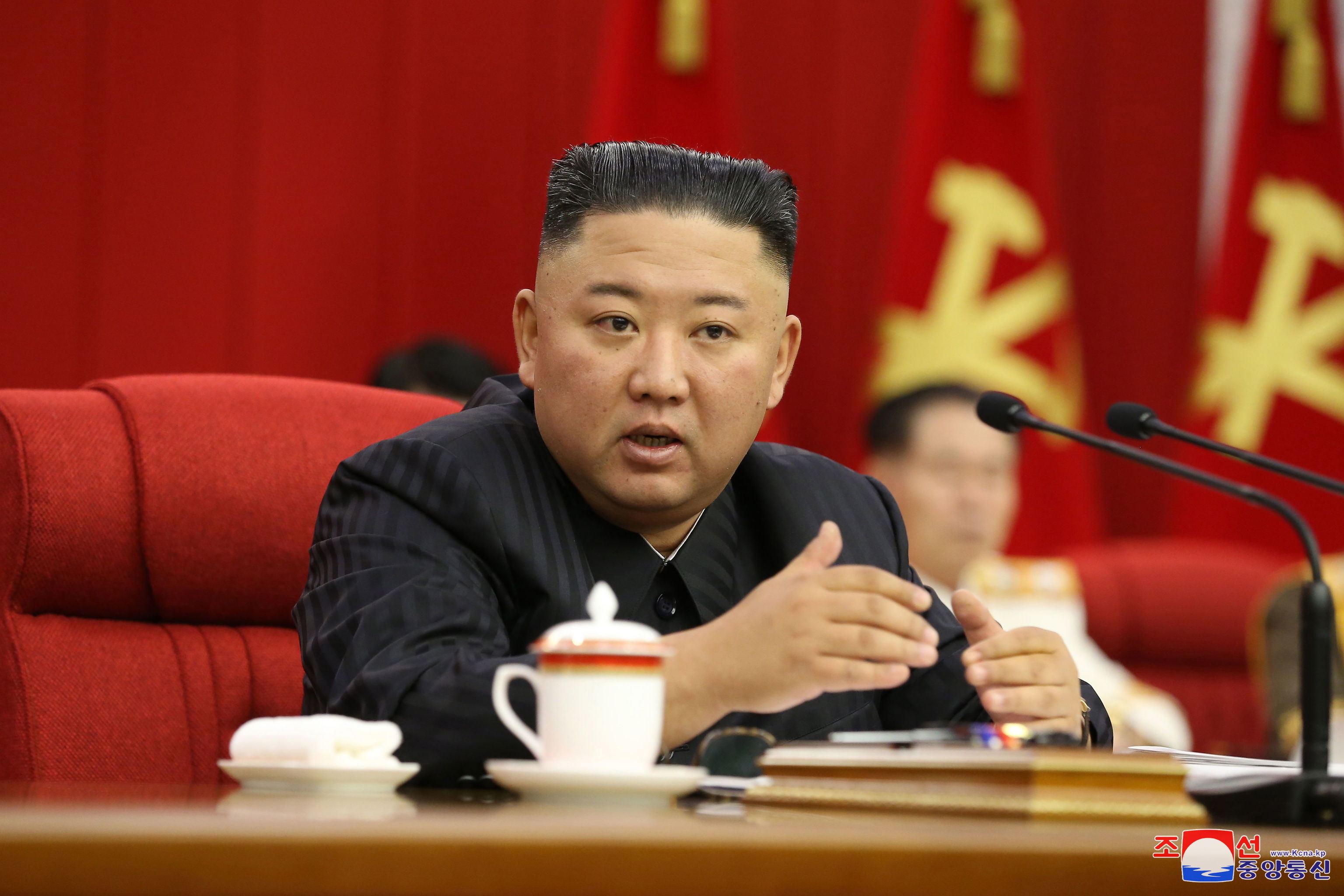 Kim Jong-un, en la tercera sesión plenaria del Partido de los Trabajadores.