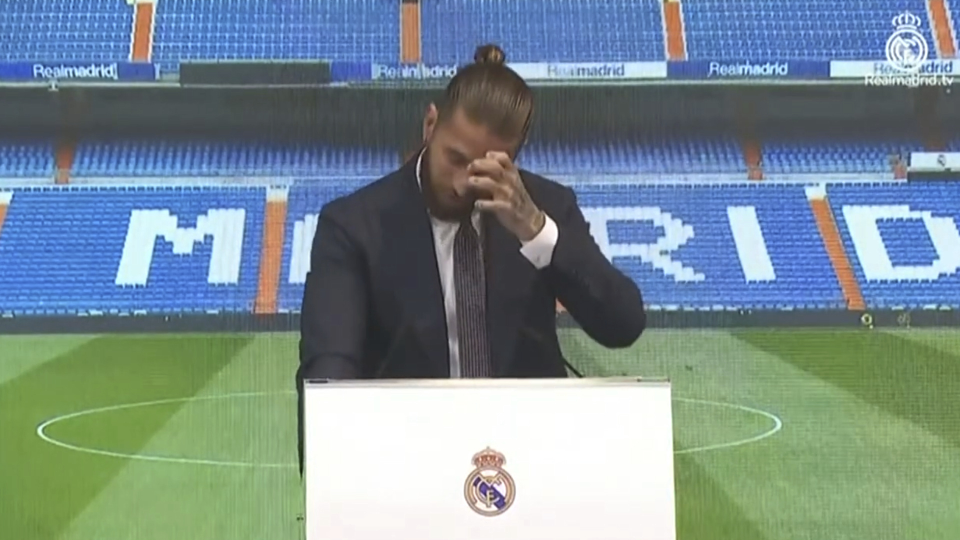 Sergio Ramos, emocionado, en el acto de despedida del Real Madrid.