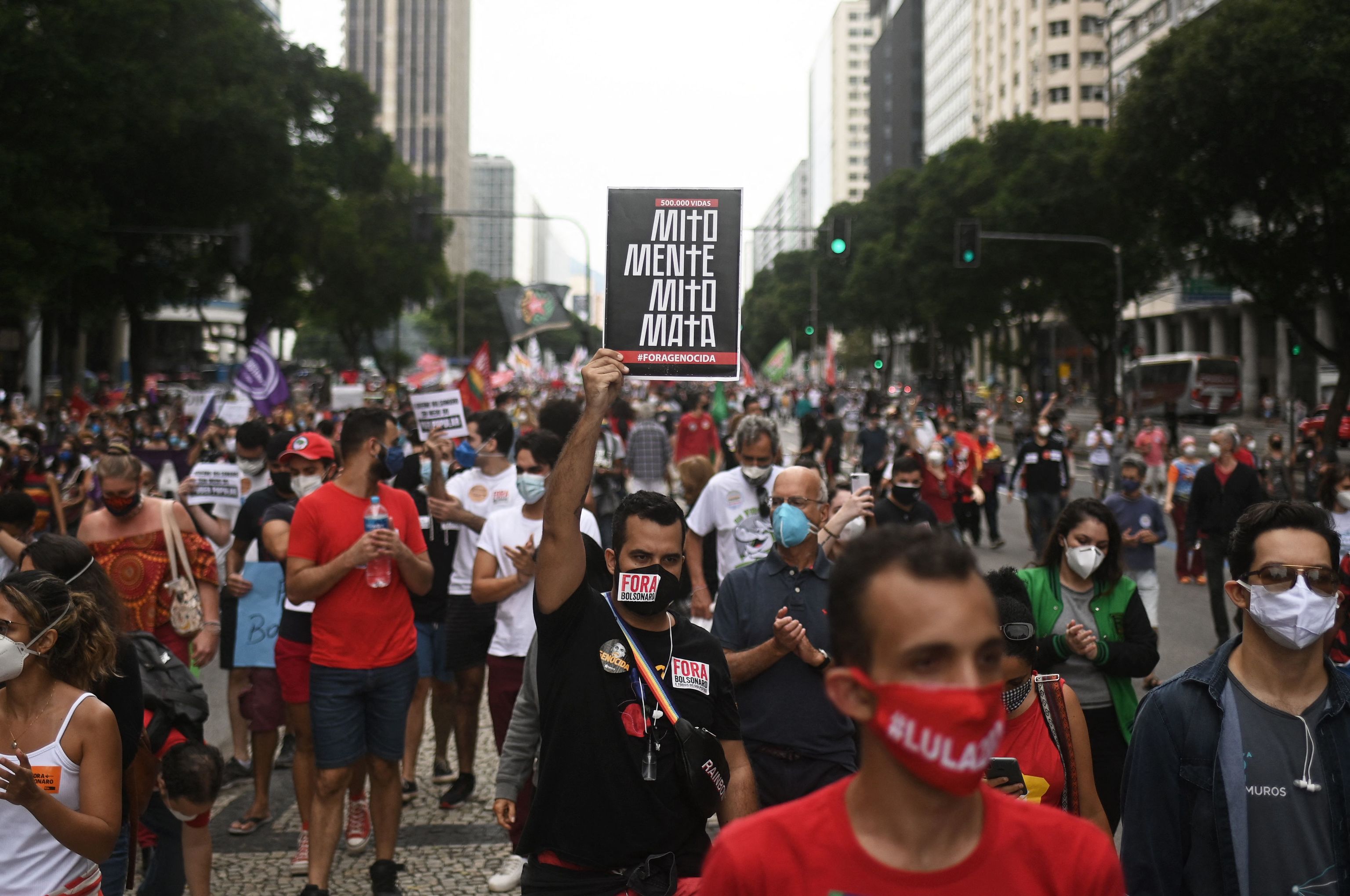 Imagen de los manifestantes en Río de Janeiro este sábado.