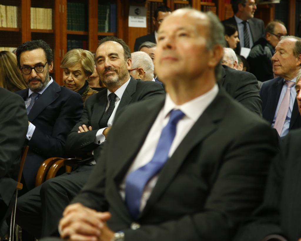Juan Carlos Campo, con Manuel Marchena al fondo.
