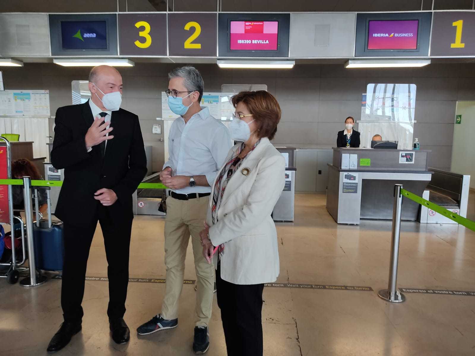 La ruta entre los aeropuertos de Castelln y Sevilla aspira a mover 1.200 turistas este verano