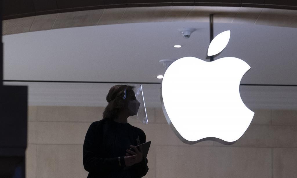 Apple, presionada por varios gobiernos, sale a la defensa de su tienda de apps