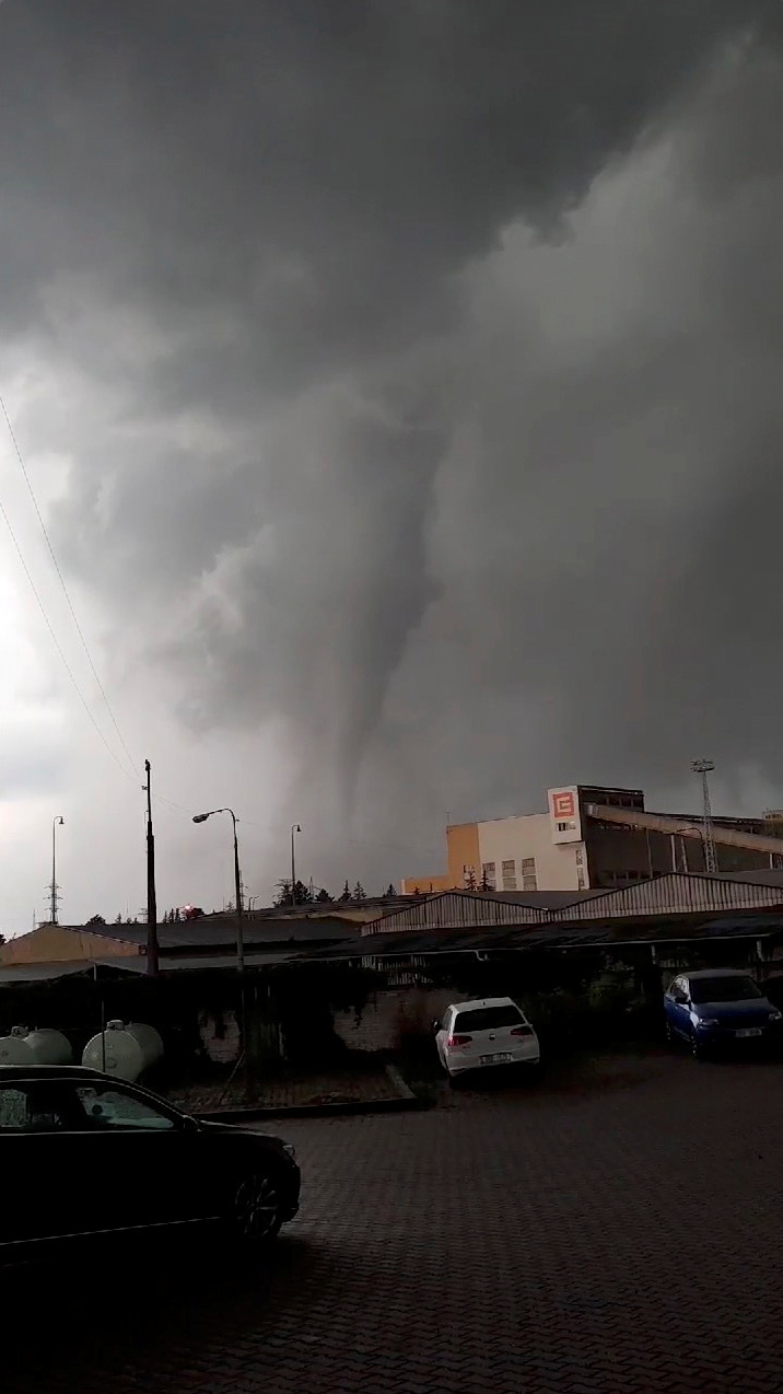 Captura de un vdeo del tornado publicado en redes sociales.